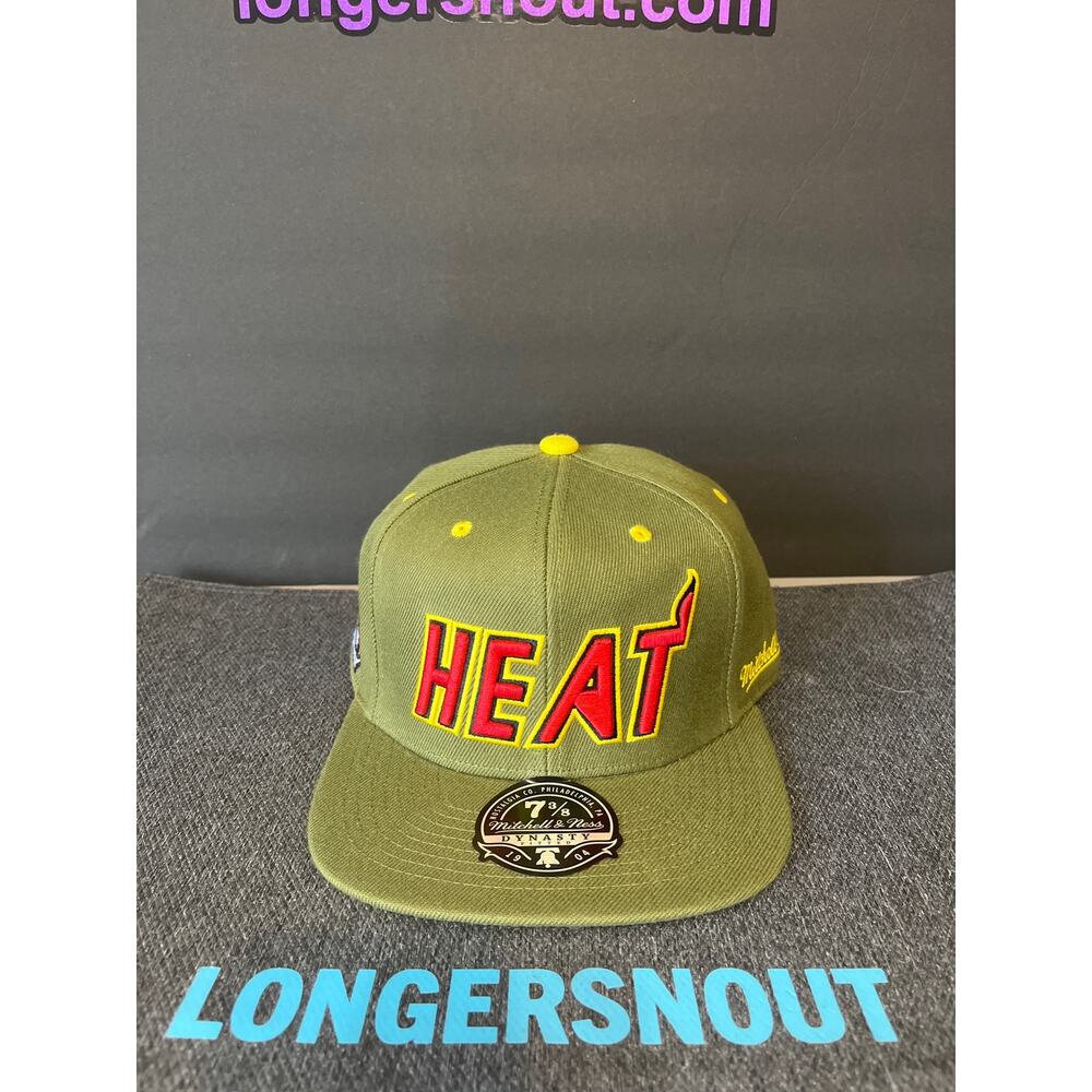Clearance - Hat fitted 7 3/8 - Miami Heat - Olive